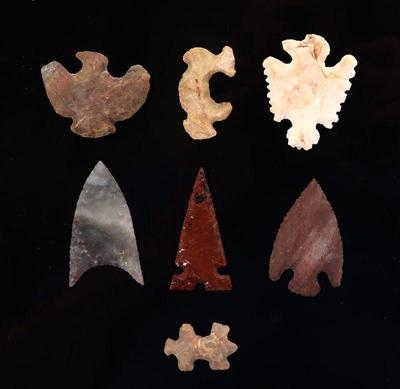Lot 26 collection of 7 stone arrow points
