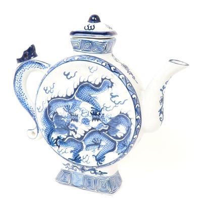 Lot 386 chinese dueling dragon blue white teapot