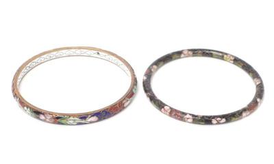 Lot 124 pair of chinese cloisonne enamel bangles