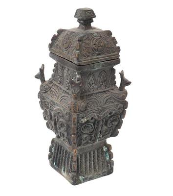 Lot 340 chinese archaistic style bronze lidded vessel