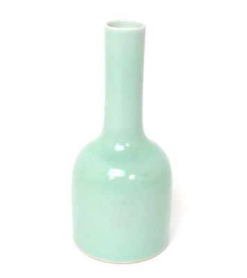Lot 375 chinese porcelain pale green mallet vase 6 character mark
