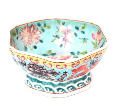 Lot 371 chinese porcelain octagonal porcelain bowl 6 character seal