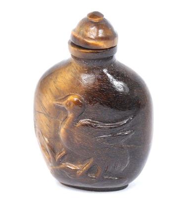 Lot 285 agate carved chinese snuff bottle