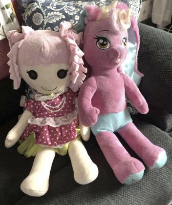 Pink dolls