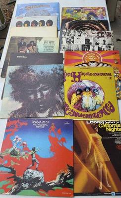Mixed vintage lot of albums 5