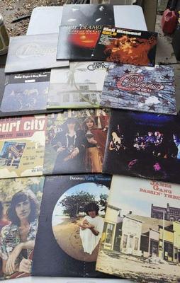 Mixed vintage lot of albums 1