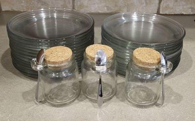 Clear glass plates plus