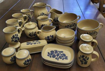 Pfaltzgraff folk art blue stoneware miscellaneous pieces