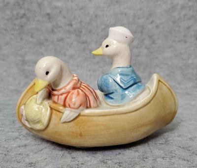 Ko020 japanese otagiri music box ducks in a boat figure