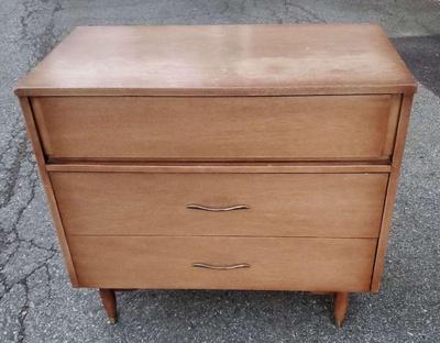 Md305 mcm end table