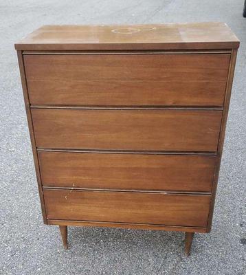 Md302 mcm 4 drawer chest of drawers