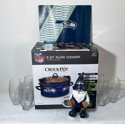 New in Box NFL Seahawks 6 Qt Crockpot * 6 Football Pint Glasses and More !
