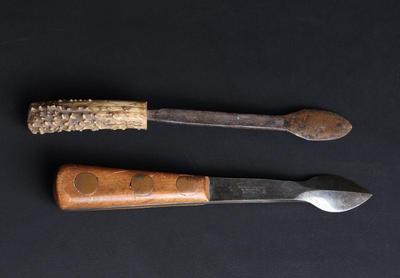 Lot 69 old western frontier working knives 19th c and later