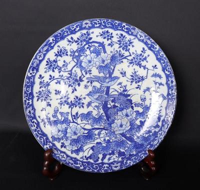 Lot 151 chinese blue white porcelain charger wstand