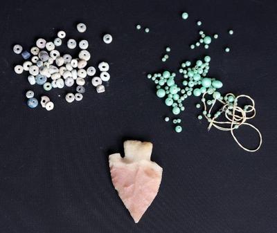 Lot 61 romanbyzantine beads w arrow head