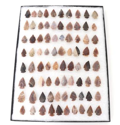 Lot 12 huge collection of 80 arrowheads