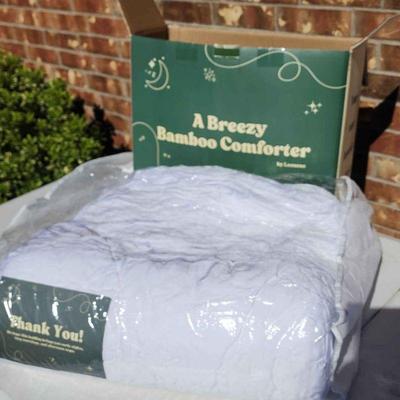 Lasuens queen comforter
