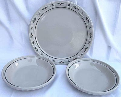 Longaberger traditional holly pie cake plates