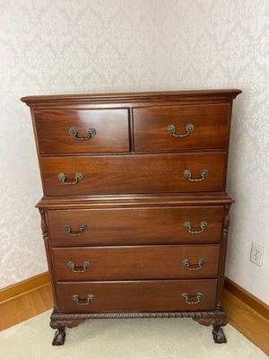 Stunning Mahogany Dresser