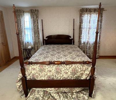 Gorgeous Mahogany Four Poster Full Size Bed