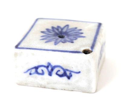 Lot 540 lovely korean petite blue white water dropper