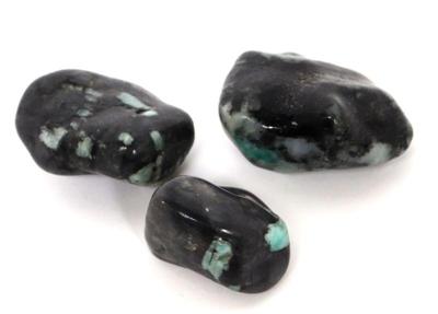 Lot 387 wonderful raw bogota columbia emerald specimens