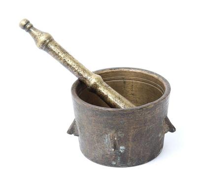 Lot 447 early islamic bronze mortar pestle, 16th 17th c.