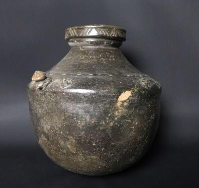 Lot 260 pre columbian tairona blackware vessel