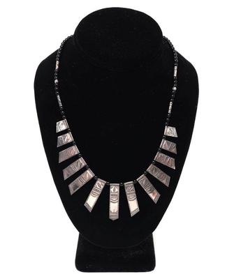 Lot 240 guatemalan silver onyx necklace, 18g