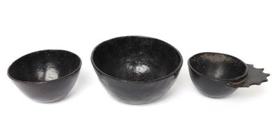 Lot 511 chinese yi peoples lacquer bowls trio