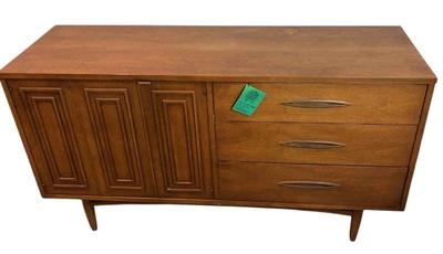Mid Century Broyhill Sculptra Buffet Furniture
