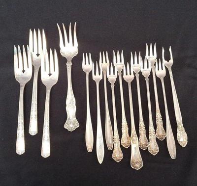 Silverplated Fork Selection * Daffodil Trident Forks * Salad Forks
