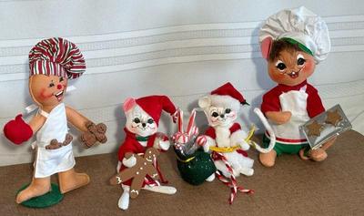 Annalee Holiday Decor
