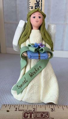 Kneeded angels special wishes”