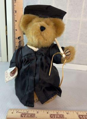 Boyds bear graduation bear on stand