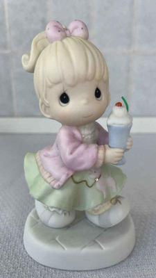 Precious moments 1996 members only figurine our club is soda licious”