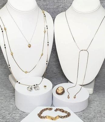 Gold tones freshwater pearls, cameo