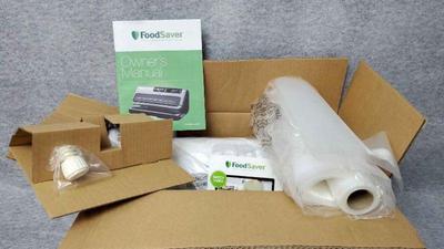 Food saver vacuum sealing system nib