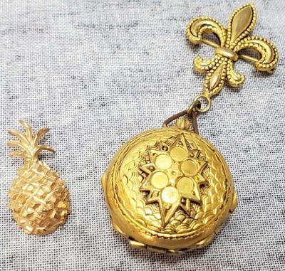 Vintage 4 photo spring loaded locket pin and pineapple pendant