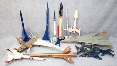 Model planes jets, rockets, parachute rockets