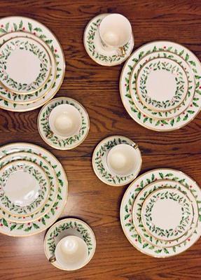 Lenox holiday set of four 5 piece place settings christmas china 4