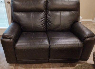 Power reclining loveseat