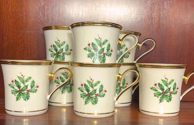 Lenox holiday china coffee cups set of 8