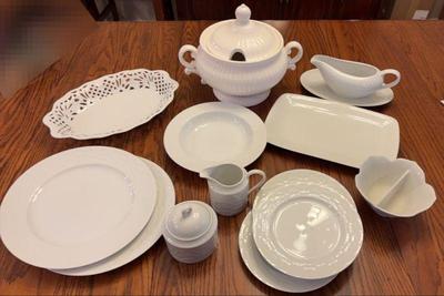 Miscellaneous white dinnerware