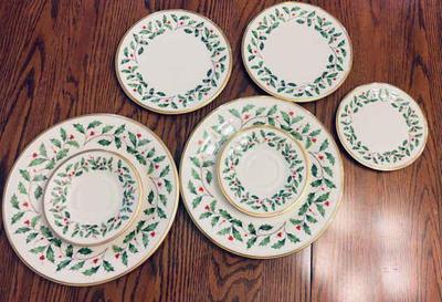 Lenox holiday christmas china plates