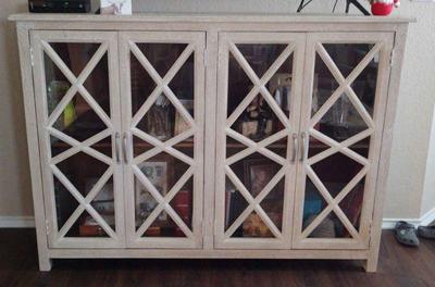 Living spaces console unit