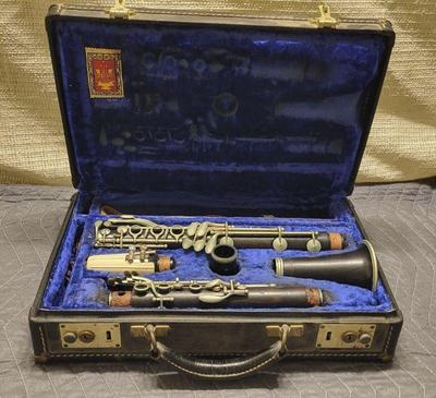 Very vintage leblanc clarinet