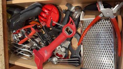 Small drawer of miscellaneous kitchen items