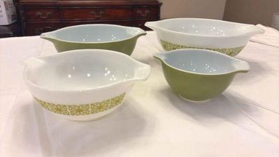 Pyrex verde cinderella bowls