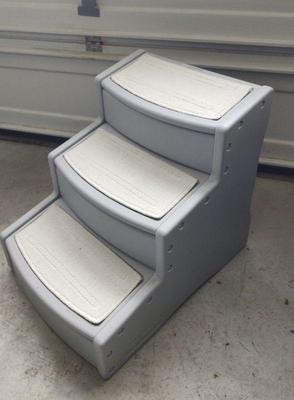 Pet steps
